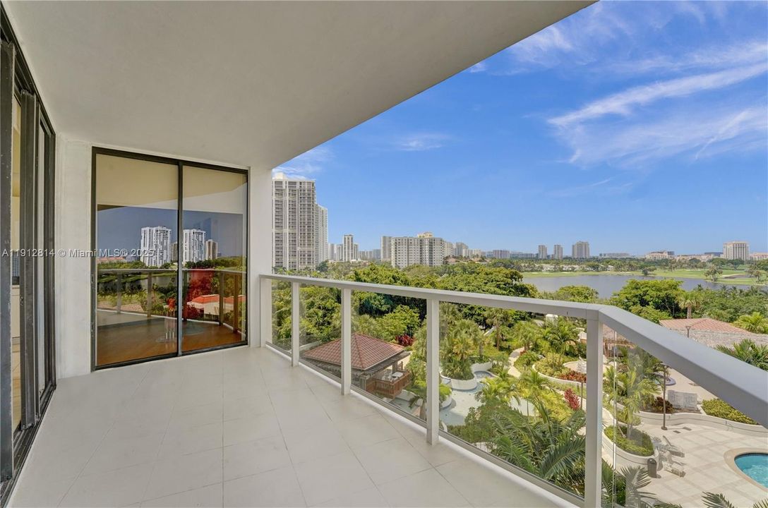 For Sale: $1,000,000 (4 beds, 3 baths, 2080 Square Feet)