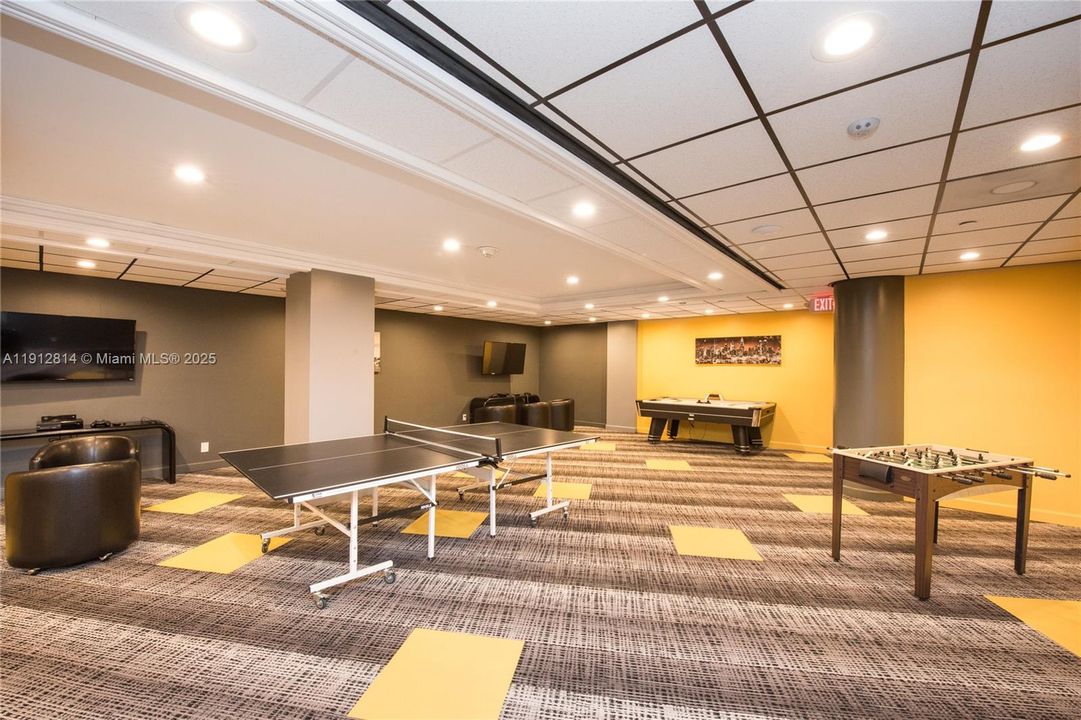 For Sale: $1,000,000 (4 beds, 3 baths, 2080 Square Feet)