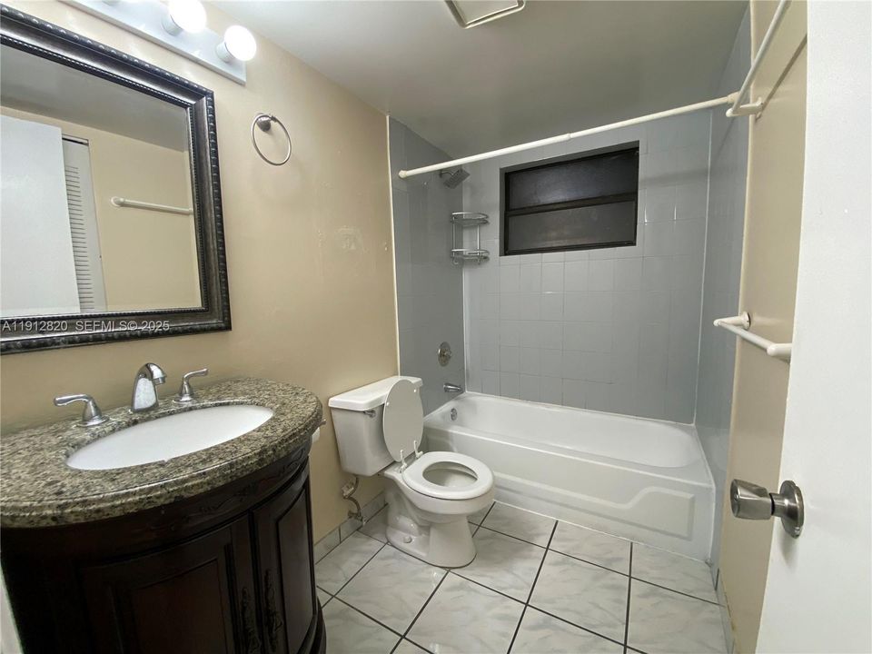 For Rent: $1,575 (1 beds, 1 baths, 670 Square Feet)