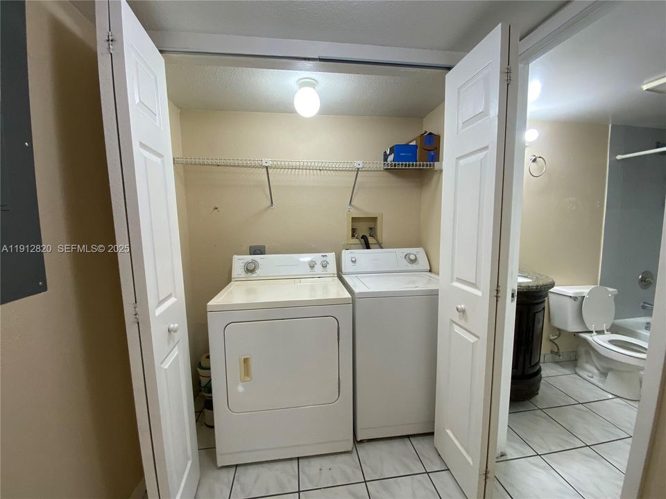 For Rent: $1,575 (1 beds, 1 baths, 670 Square Feet)