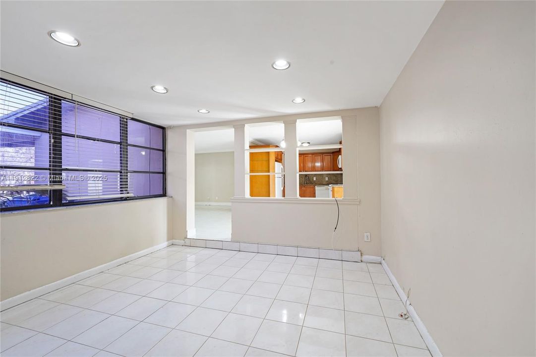Activo con contrato: $479,900 (3 camas, 2 baños, 1248 Pies cuadrados)