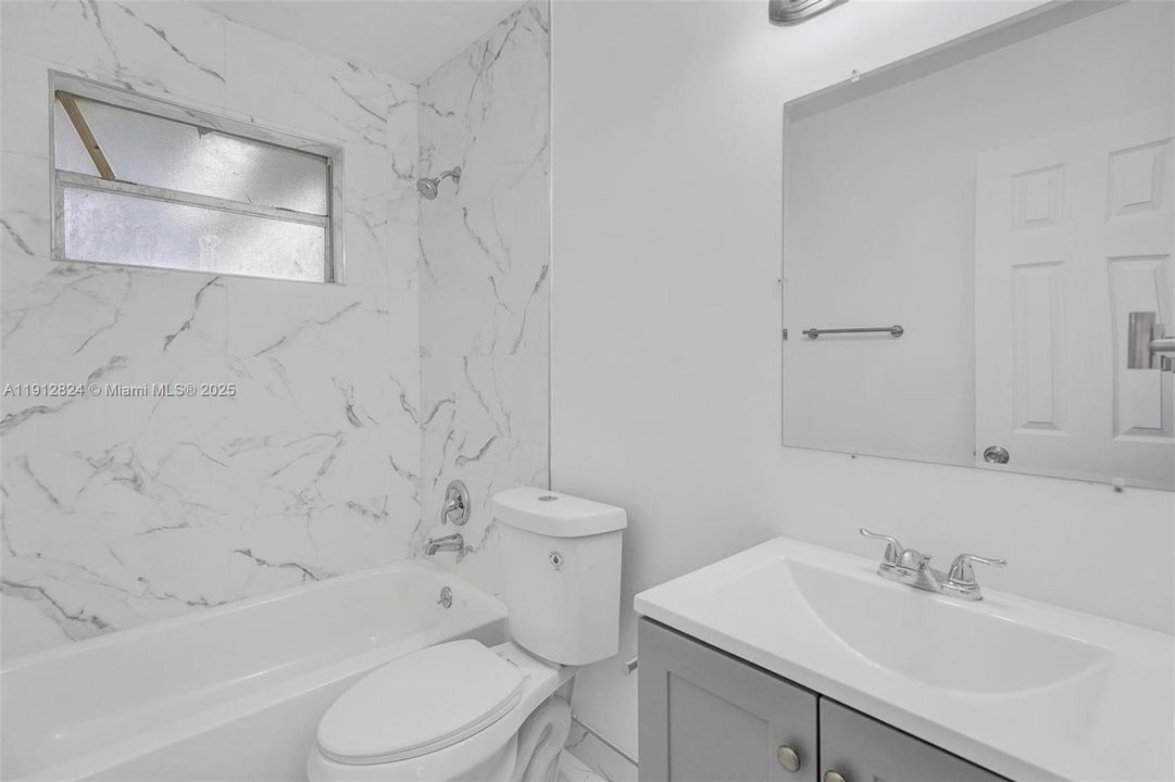 合同活跃: $425,000 (4 贝兹, 2 浴室, 1611 平方英尺)