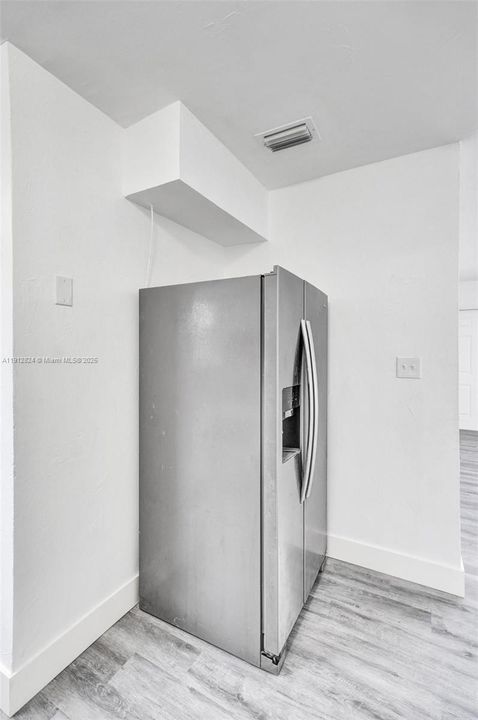 合同活跃: $425,000 (4 贝兹, 2 浴室, 1611 平方英尺)