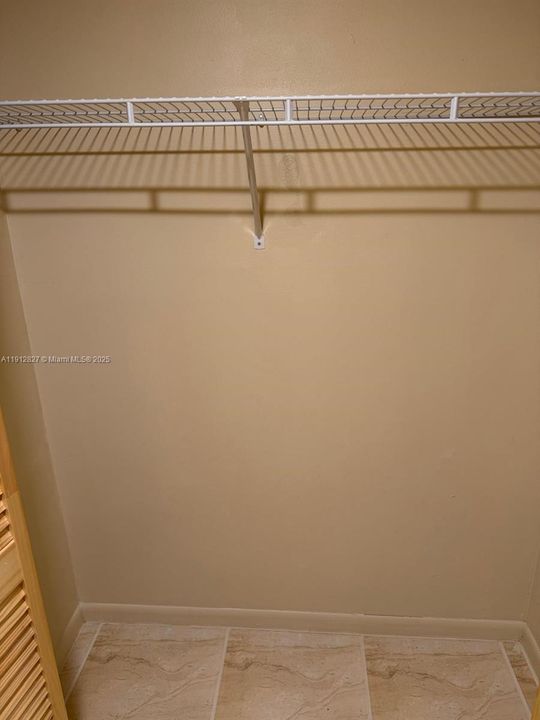 Active With Contract: $1,600 (1 beds, 1 baths, 721 Square Feet)