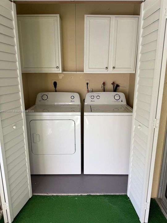 Active With Contract: $1,600 (1 beds, 1 baths, 721 Square Feet)