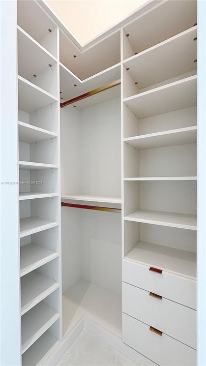 For Sale: $1,800,000 (2 beds, 2 baths, 875 Square Feet)