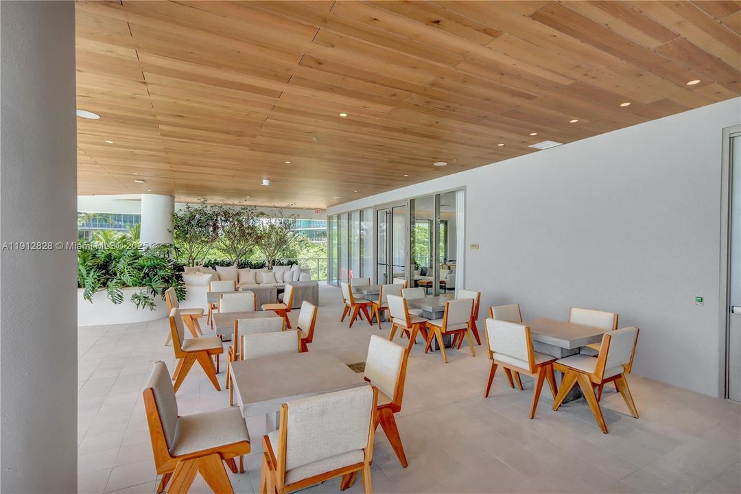 For Sale: $1,800,000 (2 beds, 2 baths, 875 Square Feet)