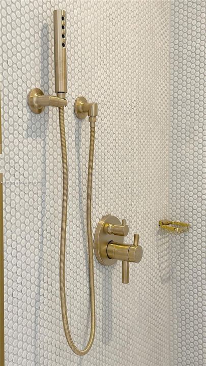 For Sale: $1,800,000 (2 beds, 2 baths, 875 Square Feet)