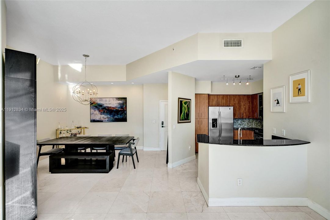 Active With Contract: $4,000 (2 beds, 2 baths, 1251 Square Feet)