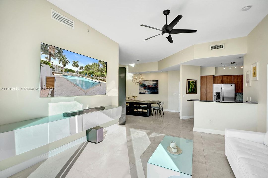 Active With Contract: $4,000 (2 beds, 2 baths, 1251 Square Feet)