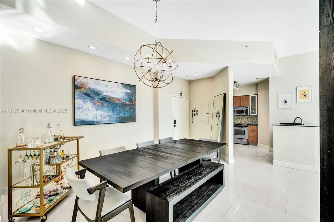 Active With Contract: $4,000 (2 beds, 2 baths, 1251 Square Feet)