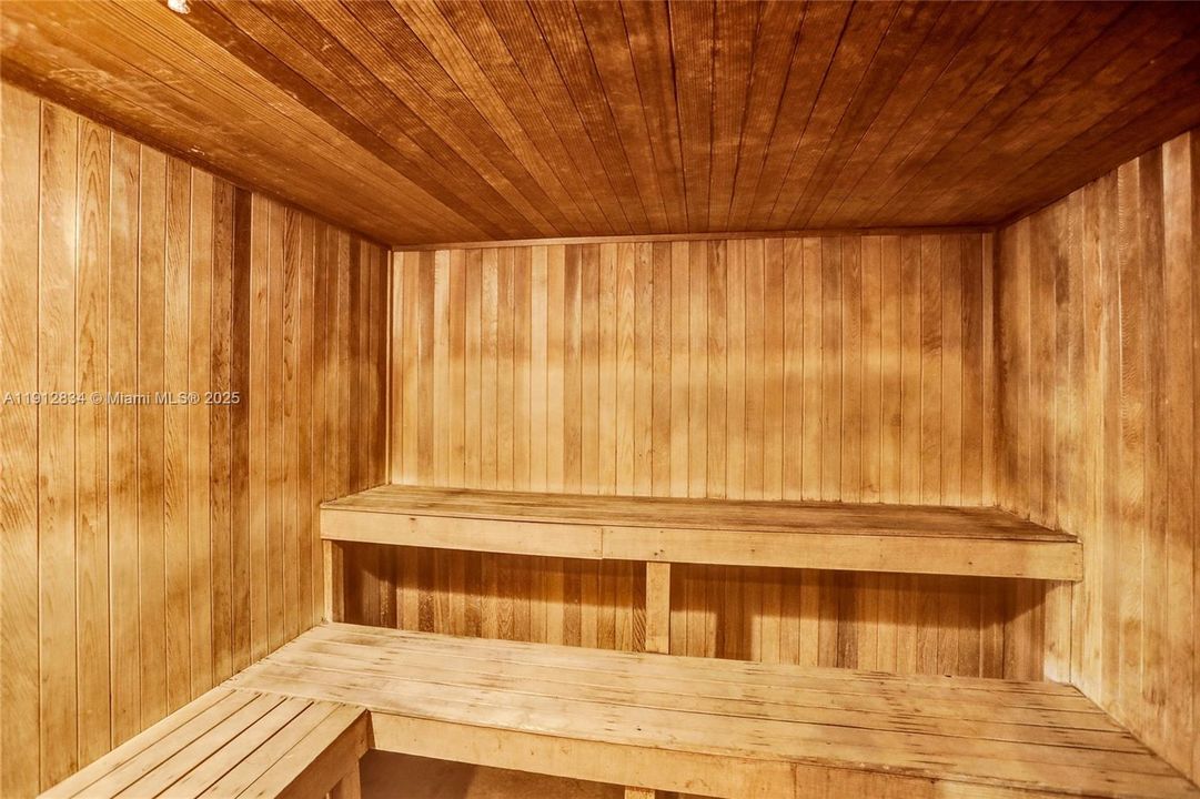 Active With Contract: $4,000 (2 beds, 2 baths, 1251 Square Feet)