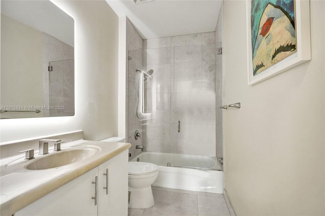 Active With Contract: $4,000 (2 beds, 2 baths, 1251 Square Feet)