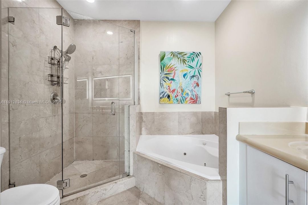 Active With Contract: $4,000 (2 beds, 2 baths, 1251 Square Feet)