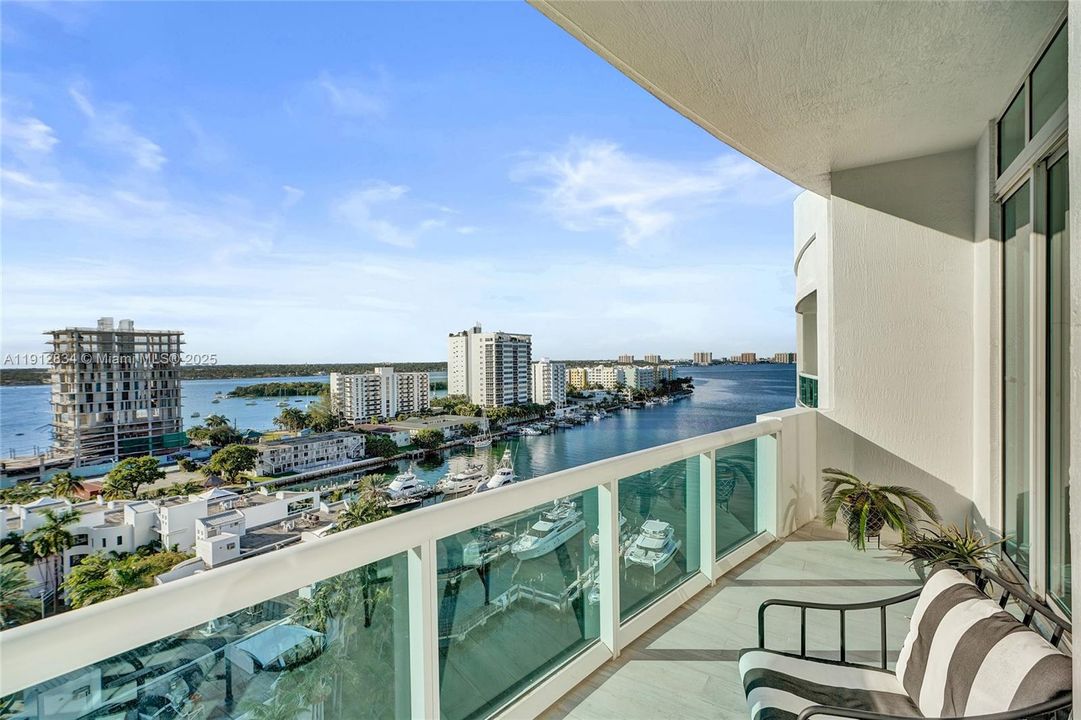 Active With Contract: $4,000 (2 beds, 2 baths, 1251 Square Feet)