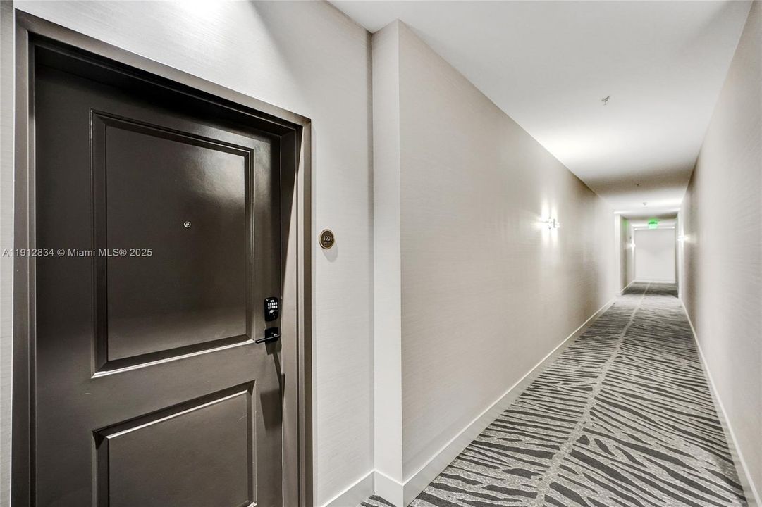 Active With Contract: $4,000 (2 beds, 2 baths, 1251 Square Feet)