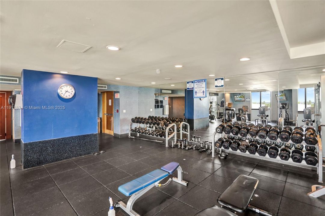 Active With Contract: $4,000 (2 beds, 2 baths, 1251 Square Feet)