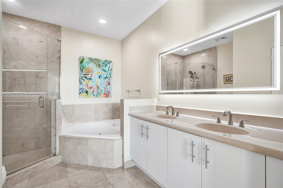 Active With Contract: $4,000 (2 beds, 2 baths, 1251 Square Feet)