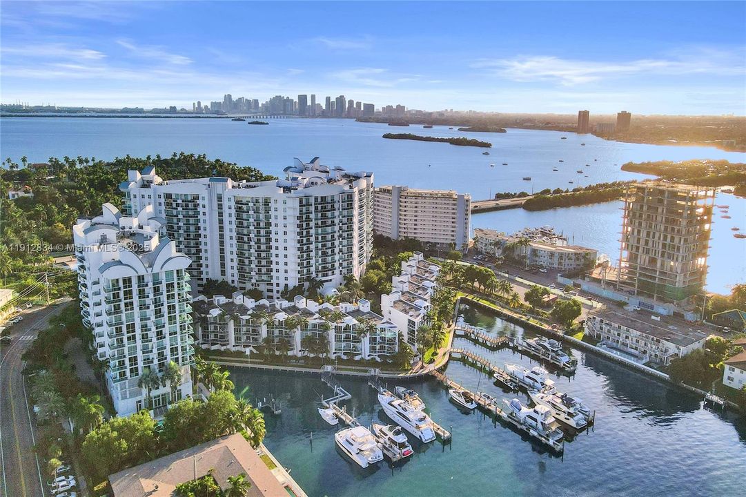 Active With Contract: $4,000 (2 beds, 2 baths, 1251 Square Feet)