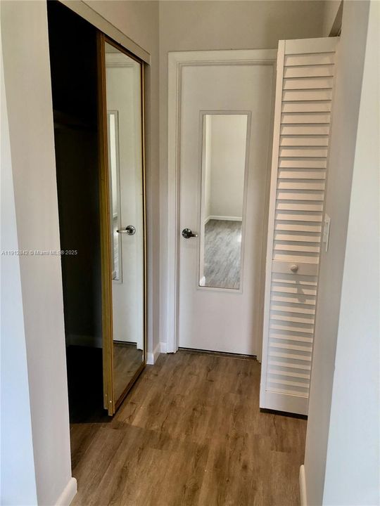 Active With Contract: $1,850 (1 beds, 1 baths, 712 Square Feet)