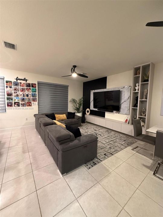 For Sale: $555,000 (3 beds, 2 baths, 1332 Square Feet)