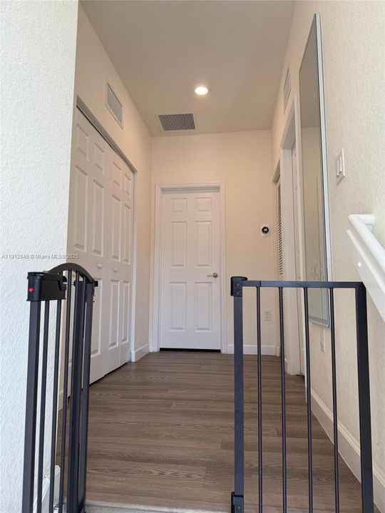 For Sale: $555,000 (3 beds, 2 baths, 1332 Square Feet)