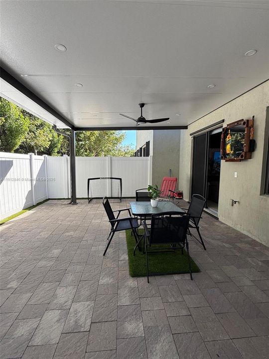 For Sale: $555,000 (3 beds, 2 baths, 1332 Square Feet)