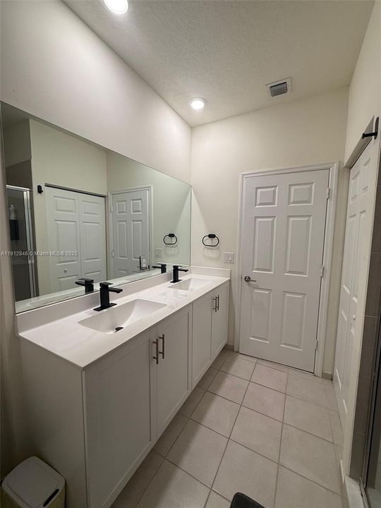 For Sale: $555,000 (3 beds, 2 baths, 1332 Square Feet)