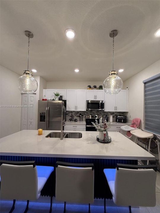 For Sale: $555,000 (3 beds, 2 baths, 1332 Square Feet)