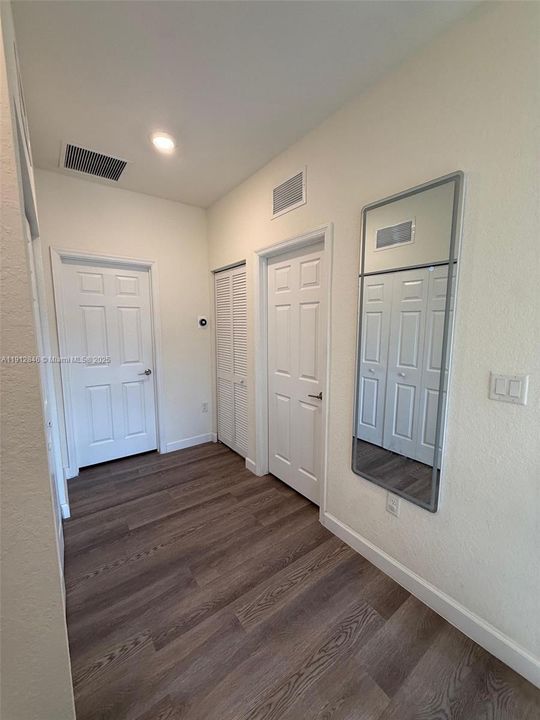 For Sale: $555,000 (3 beds, 2 baths, 1332 Square Feet)