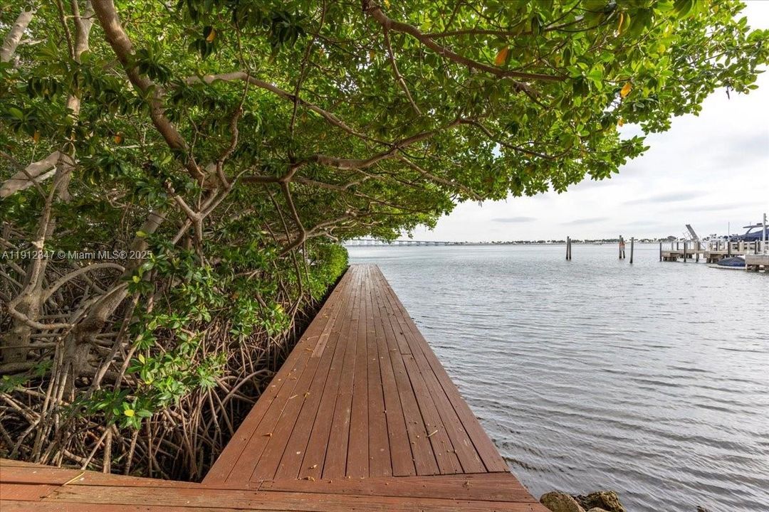 На продажу: $950,000 (3 спален, 2 ванн, 1792 Квадратных фут)