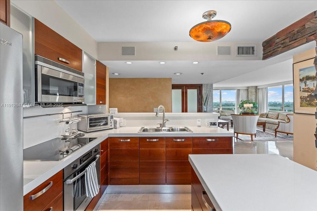 На продажу: $950,000 (3 спален, 2 ванн, 1792 Квадратных фут)