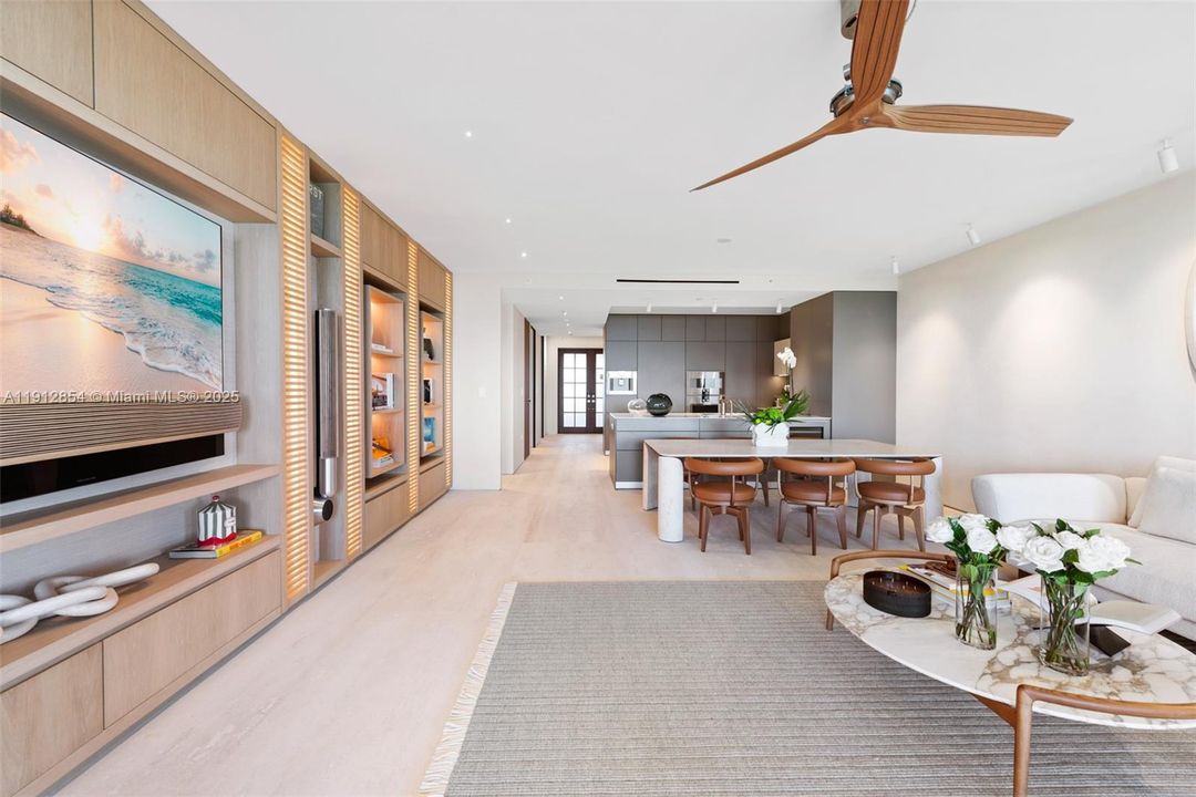 For Sale: $6,100,000 (3 beds, 3 baths, 2000 Square Feet)