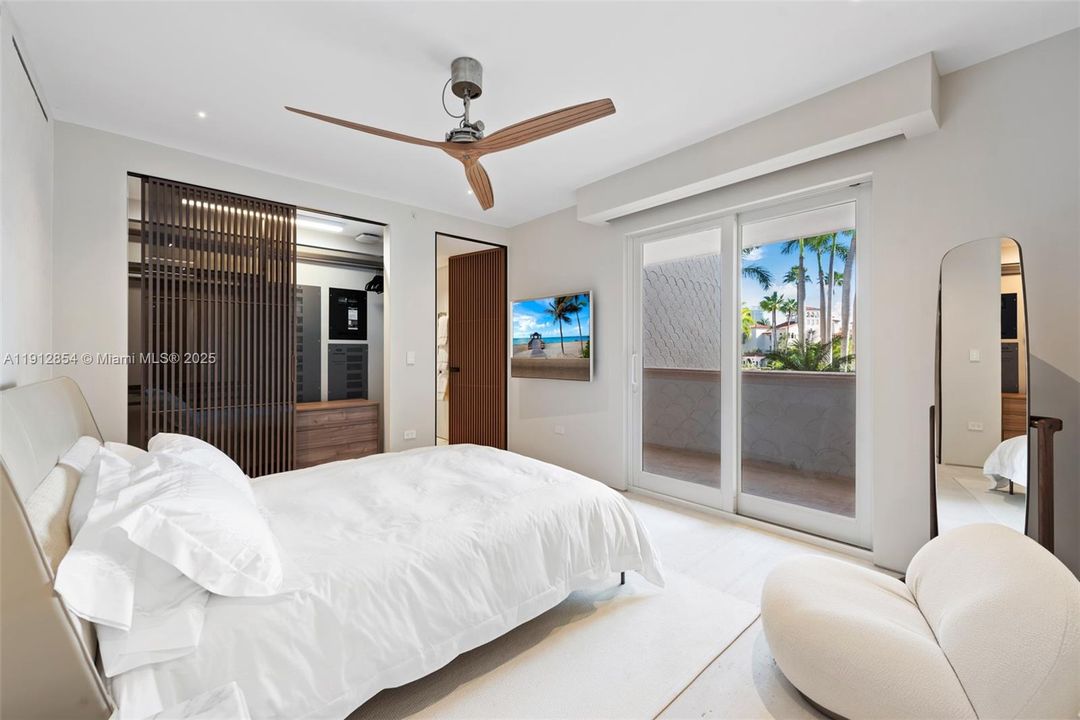 For Sale: $6,100,000 (3 beds, 3 baths, 2000 Square Feet)