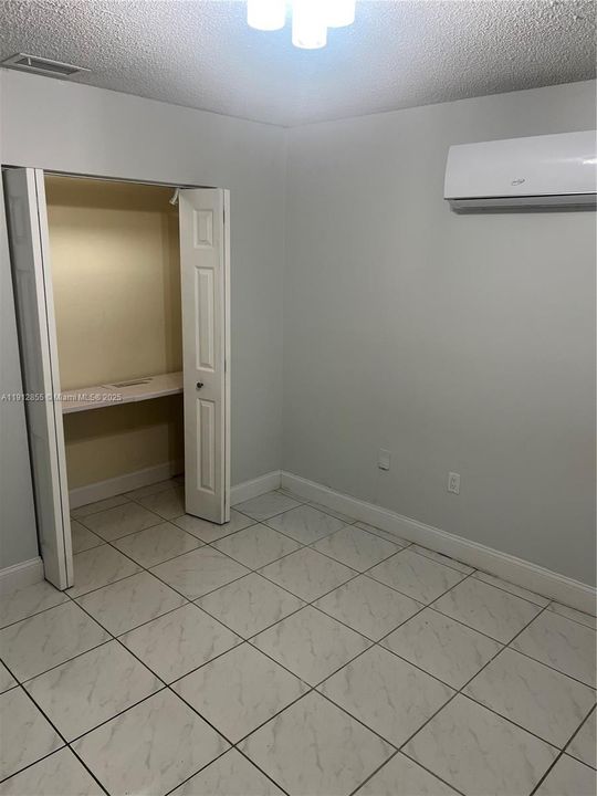 В аренду: $1,350 (1 спален, 1 ванн, 1574 Квадратных фут)