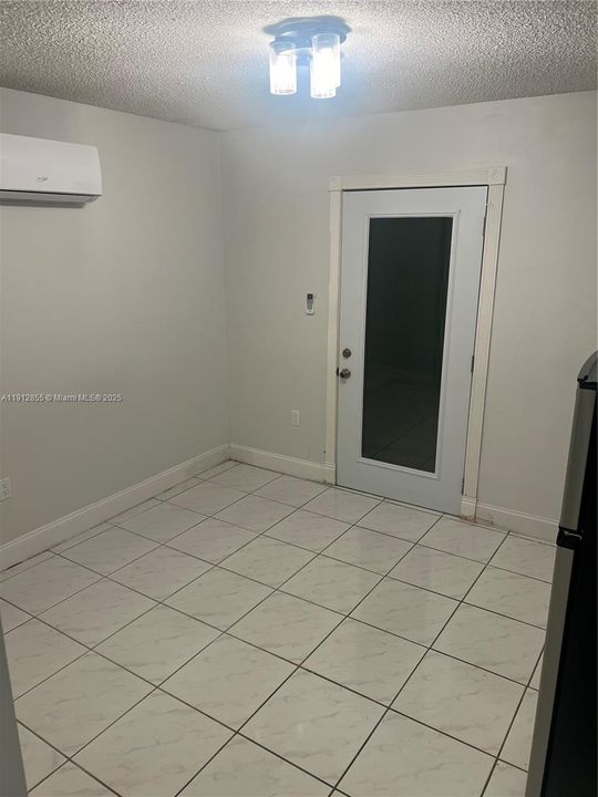 В аренду: $1,350 (1 спален, 1 ванн, 1574 Квадратных фут)