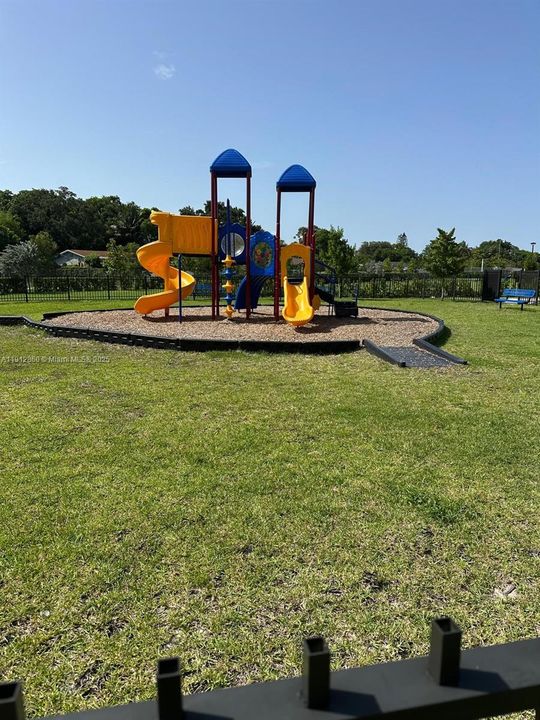 На продажу: $534,000 (3 спален, 2 ванн, 1612 Квадратных фут)