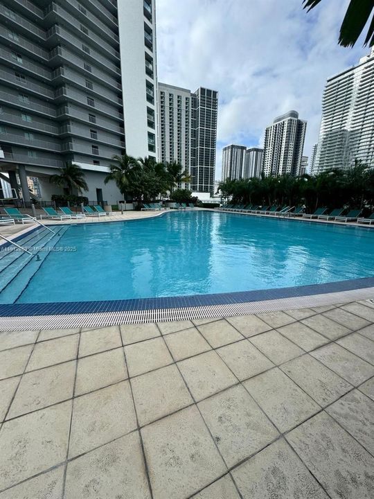 Active With Contract: $5,800 (2 beds, 2 baths, 1334 Square Feet)