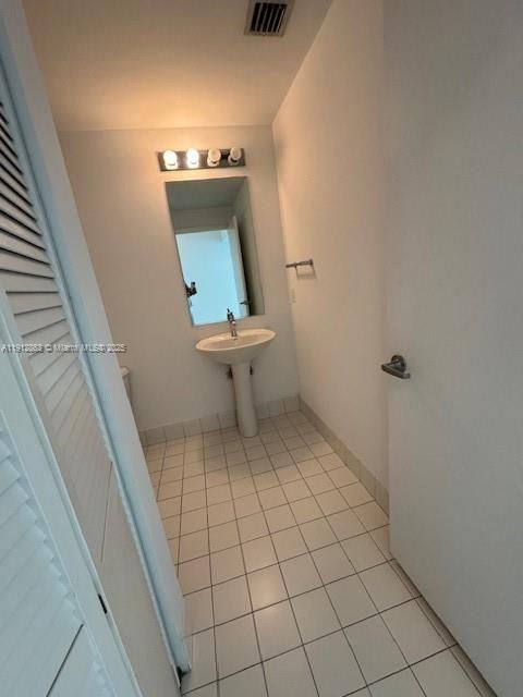 Active With Contract: $5,800 (2 beds, 2 baths, 1334 Square Feet)