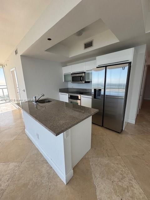 Active With Contract: $5,800 (2 beds, 2 baths, 1334 Square Feet)