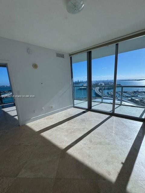 Active With Contract: $5,800 (2 beds, 2 baths, 1334 Square Feet)