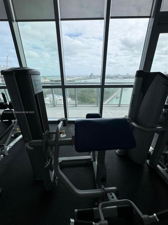 Active With Contract: $5,800 (2 beds, 2 baths, 1334 Square Feet)