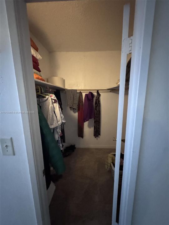 待售: $430,000 (2 贝兹, 2 浴室, 1525 平方英尺)