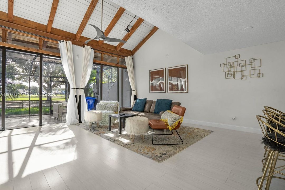 For Rent: $3,400 (2 beds, 2 baths, 1318 Square Feet)