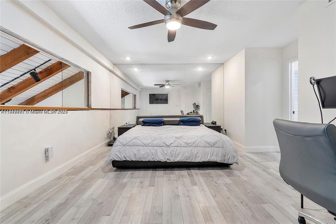 For Rent: $3,400 (2 beds, 2 baths, 1318 Square Feet)