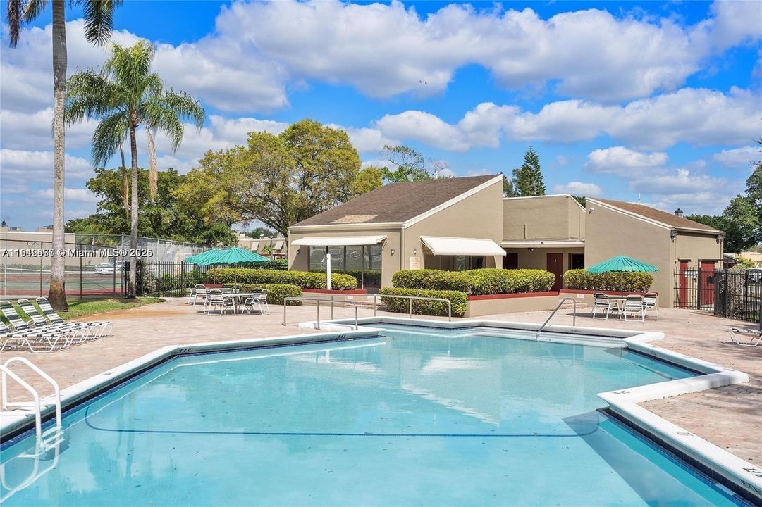 For Rent: $3,400 (2 beds, 2 baths, 1318 Square Feet)