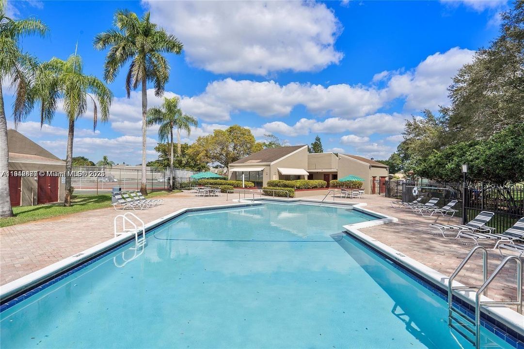 For Rent: $3,400 (2 beds, 2 baths, 1318 Square Feet)