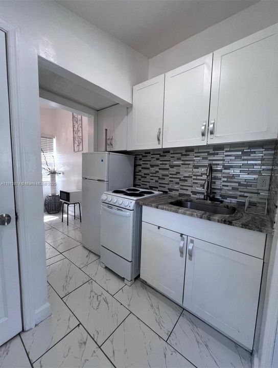 For Rent: $1,700 (1 beds, 1 baths, 600 Square Feet)