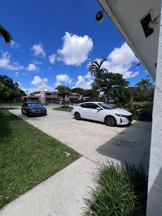 For Rent: $1,700 (1 beds, 1 baths, 600 Square Feet)