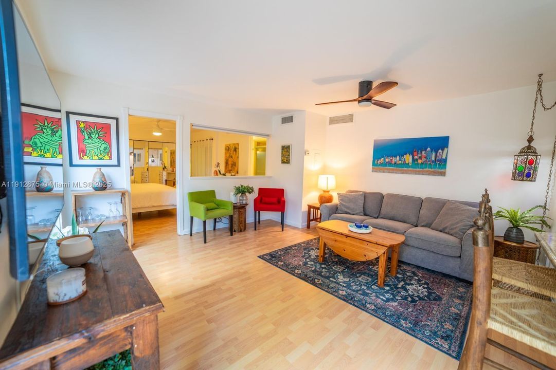 Недавно арендовано: $2,500 (1 спален, 1 ванн, 740 Квадратных фут)